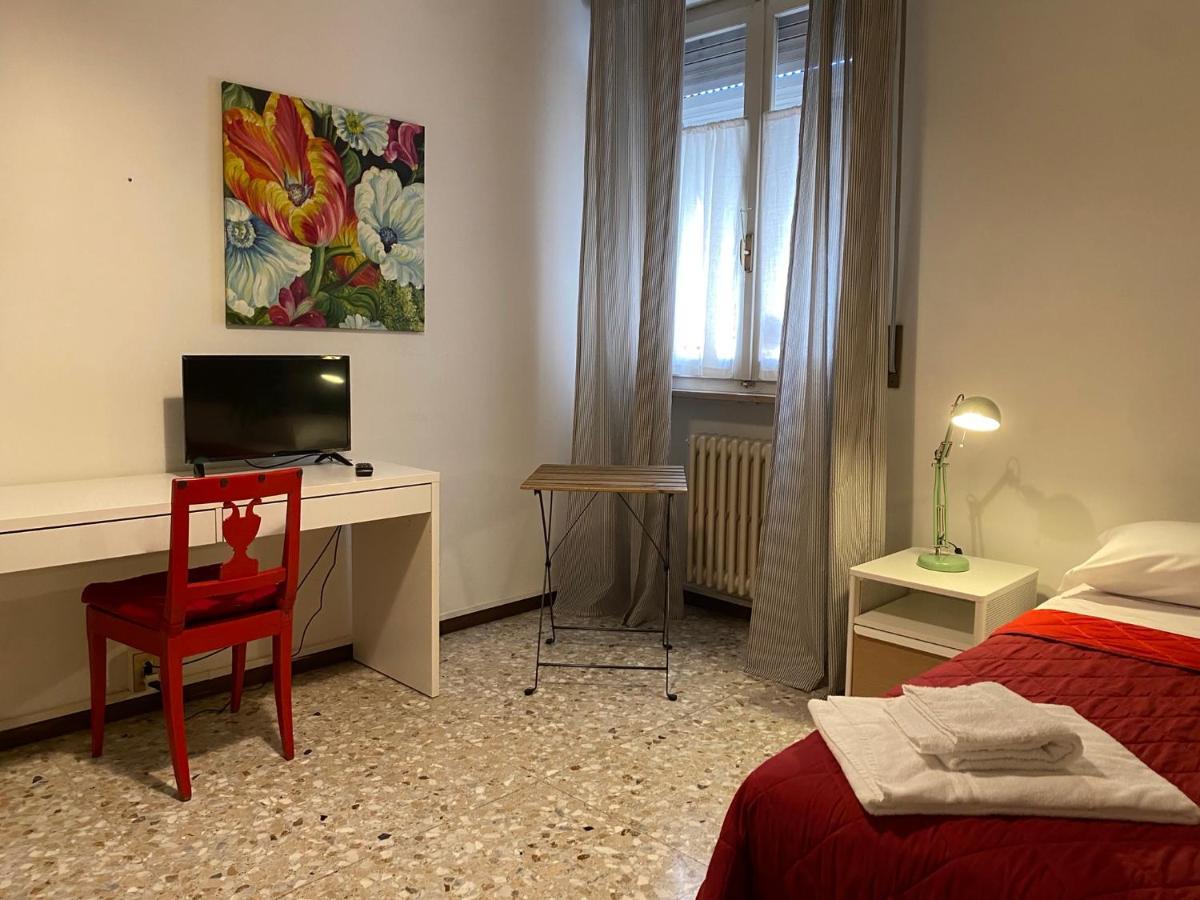 Affittacamere Room Ospedale Maggiore Parma Zewnętrze zdjęcie