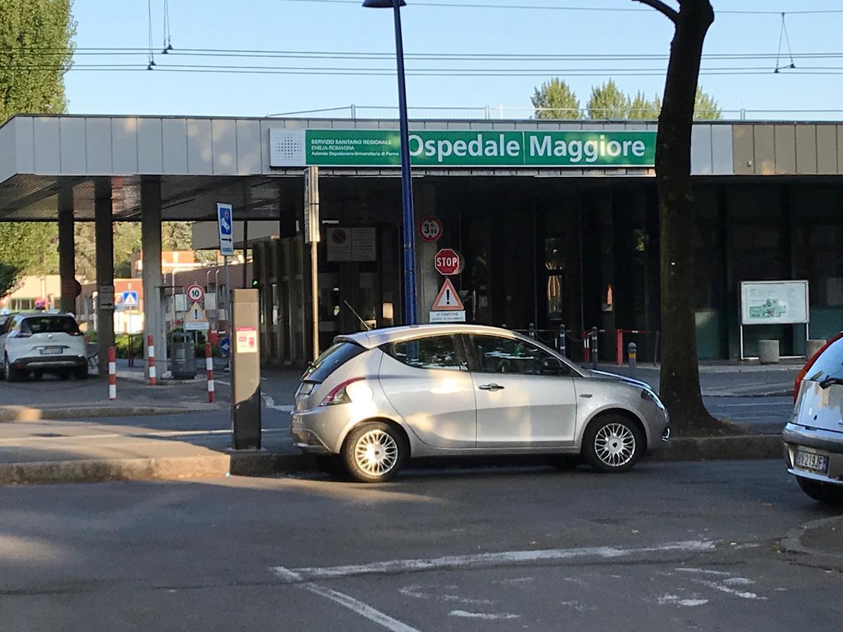 Affittacamere Room Ospedale Maggiore Parma Zewnętrze zdjęcie